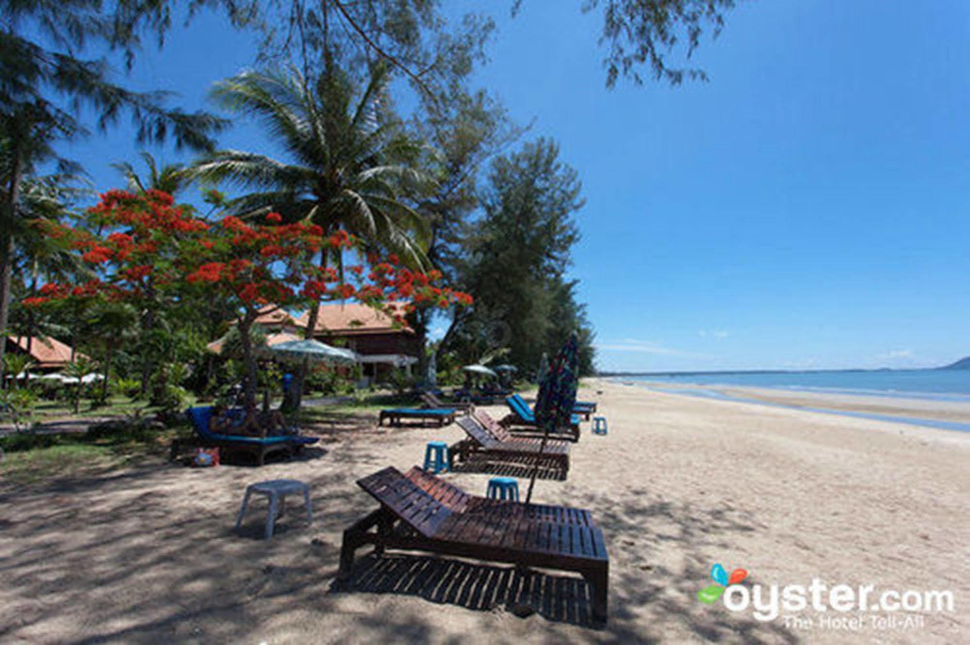 Coral Hotel Bangsaphan Bang Saphan Dış mekan fotoğraf